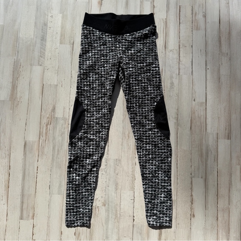 Nike Pro HyperWarm Leggings Small Patterned Cold
Weather Training Tights